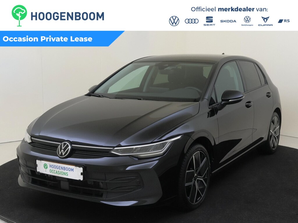 Volkswagen Golf 1.5 eTSI Oranje Edition | Keyless | Achteruitrijcamera | Navigatie | Adaptieve cruise control | CarPlay | Draadloze telefoonlader |
