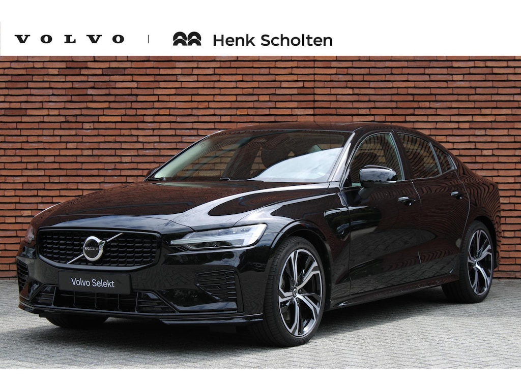Volvo S60 Recharge T6 AWD Ultimate Dark | Panoramisch schuif-/ kanteldak | Elektrisch verstelbare voorstoelen met geheugenfunctie | Stoel-/ stuurwielverwarming | Harman/Kardon | Verwarmde achterbank | 19 inch. lichtmetalen velgen | Pilot assist