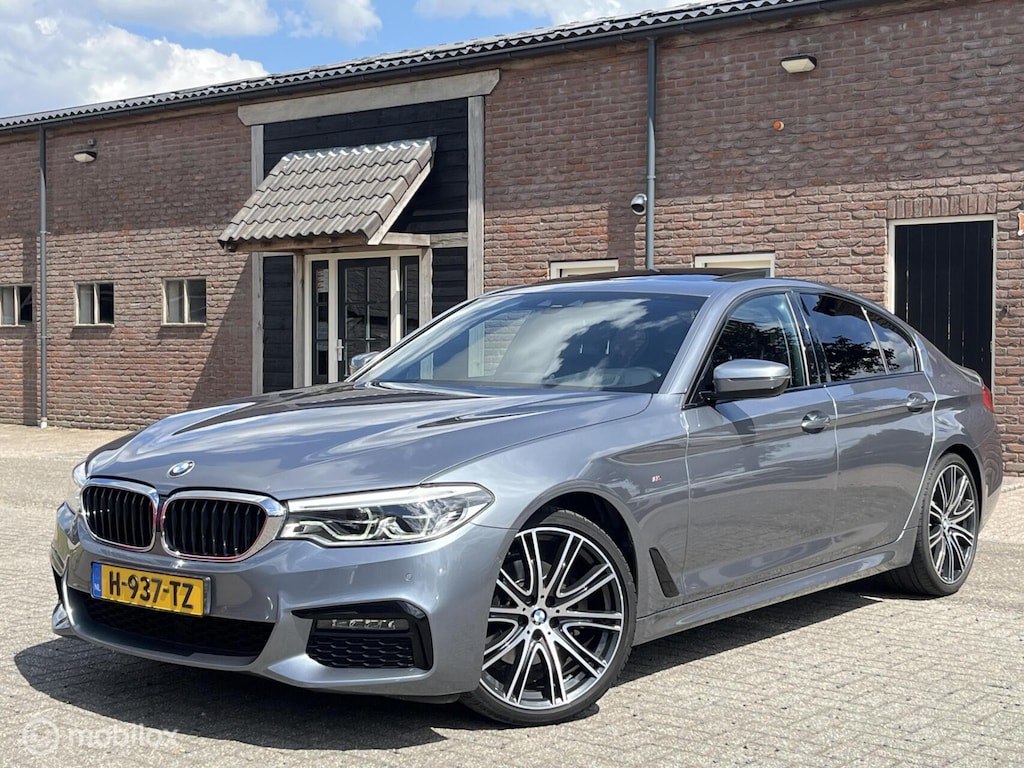 BMW 5-Serie 520i High Executive Edition M-Sport I Glasdak I Head-Up I HiFi