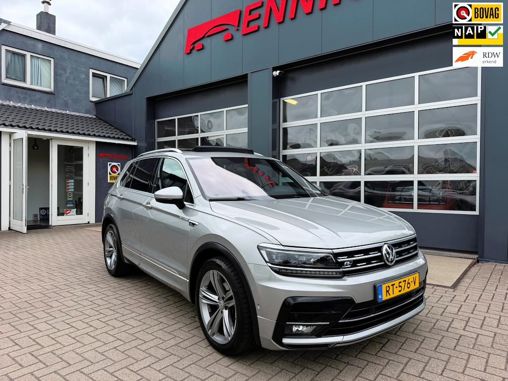 Volkswagen Tiguan 1.4 TSI ACT Comfortline Business R-Line / Pano / ACC / Massage / Trekhaak.