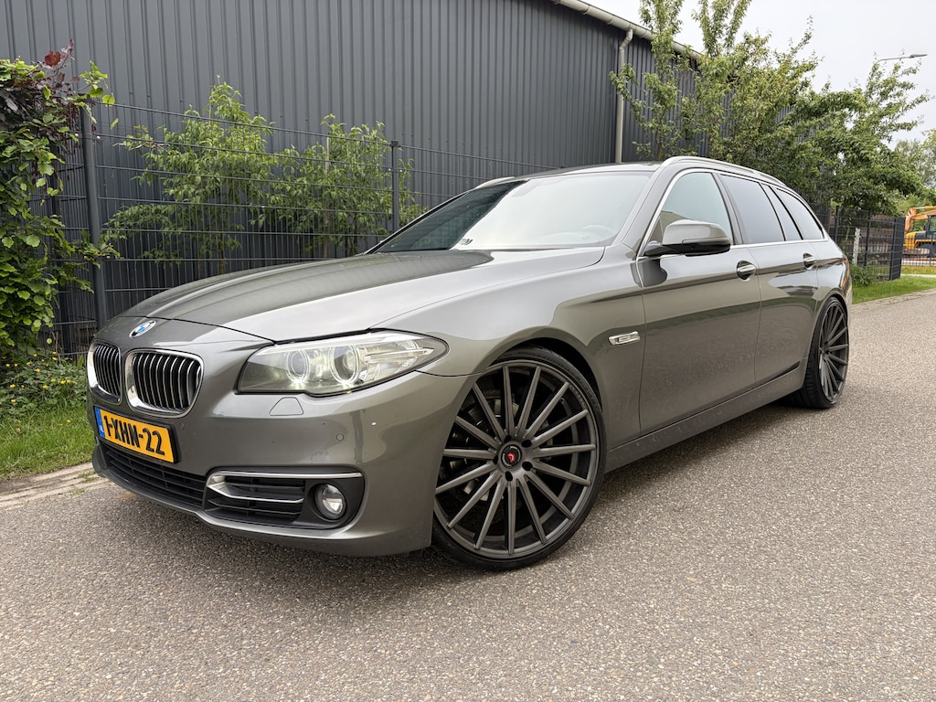 BMW 5-Serie Touring 520i Last Minute Edition / AUTOMAAT / LEER / NAVI / VOSSEN