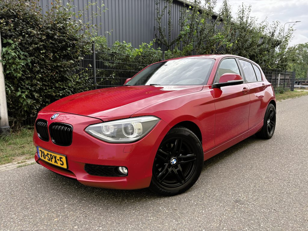 BMW 1-Serie 116i Executive / 5-DEURS / NAVI / CRUISE / AIRCO / NIEUWE APK!