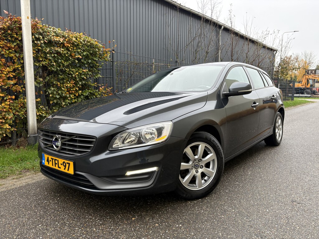 Volvo V60 1.6 D2 Kinetic / AUTOMAAT / NAVI / CRUISE