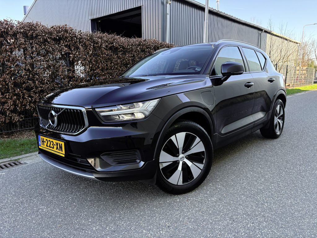 Volvo XC40 1.5 T5 Twin Engine Momentum Pro / AUTOMAAT / NAVI / CRUISE