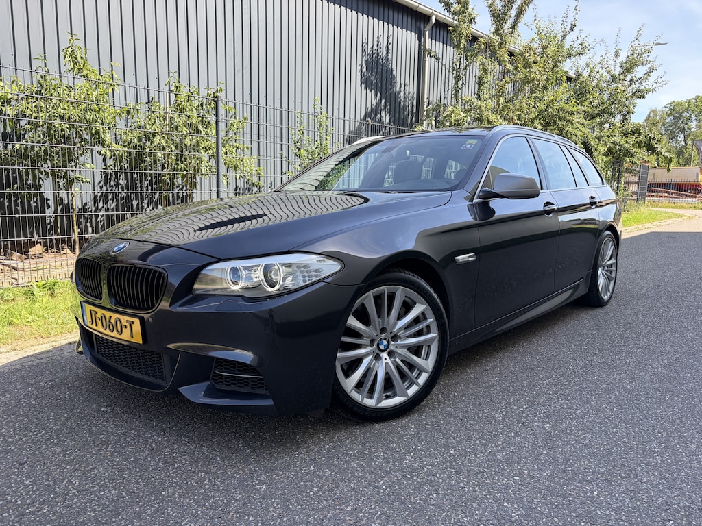 BMW 5-Serie Touring M550xd High Executive / AUTOMAAT / PANORAMADAK / NAVI