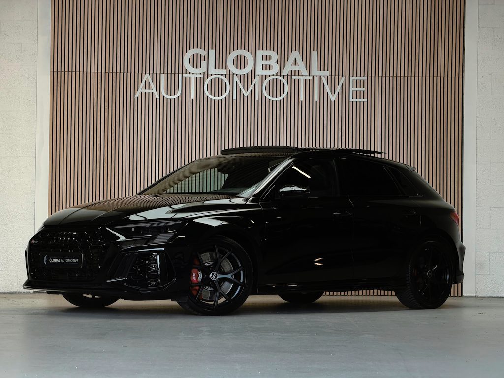 Audi RS3 A3 Sportback 2.5 TFSI quattro - PANO - B&O - HEAD UP - RS STOELEN