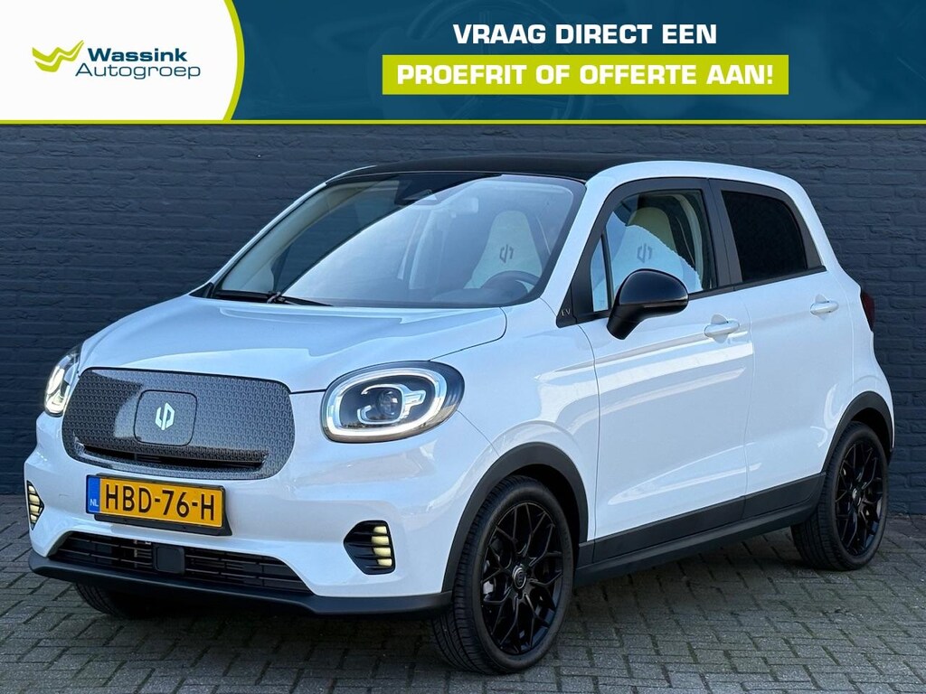 Leapmotor T03 EV 37,3 kWh 95pk Design Bruut Edition | Leerpakket | Privacy Glass | Panoramadak | Achteruitrijcamera | 16 inch Full Black velgen | Led mistlampen |