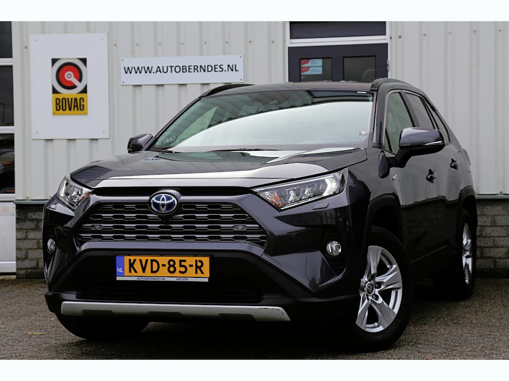 Toyota RAV4 2.5 Hybrid*Fabrieksgarantie t/m12-2031!*Perfect Toyota onderh.*Trekhaak/Leder/Stoelverw./Stuurverw./360Camera/DAB/LED/Voorruitsnelont./Elek. Klep/18 inch LM*