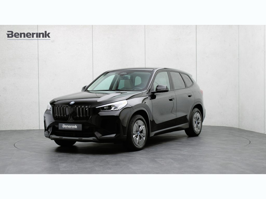 BMW iX1 xDrive30 Launch Edition | Leder | Achteruitrijcamera | Widescreen | Stoelverwarming | SOH 100%