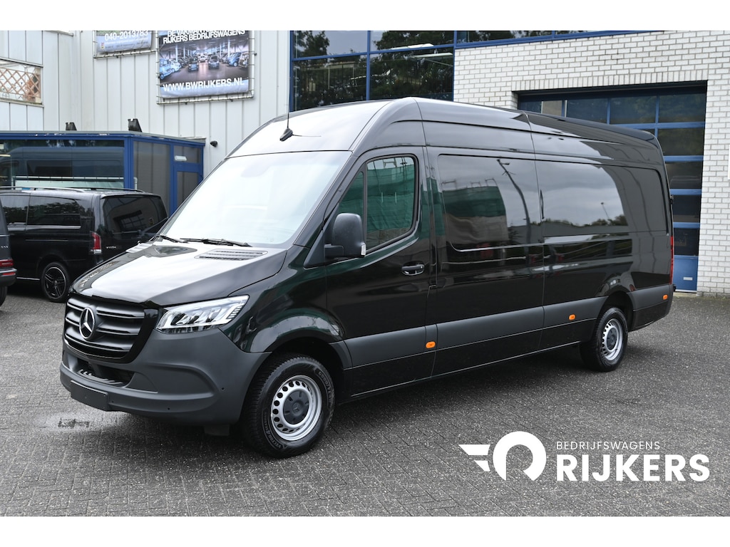 Mercedes-Benz Sprinter 317 CDI L3H2 RWD 3500 kg Trekhaak, LED, MBUX met camera en Parkeerpakket