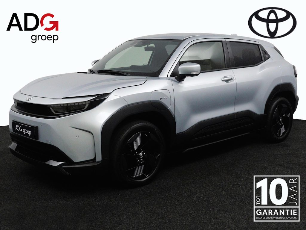 Toyota Urban Cruiser Dynamic 61 kWh | NIEUWE AUTO | €2500 KORTING |