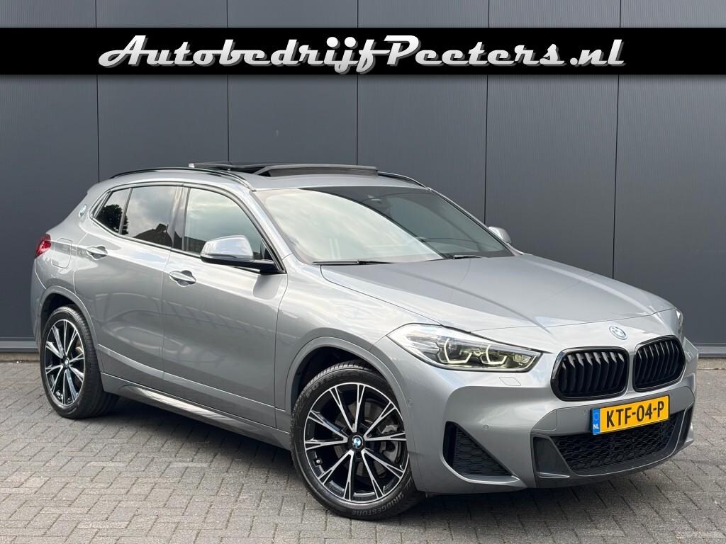 BMW X2 xDrive25e M Sport Pano ACC HUD Camera LED Leder E.klep Sfeerlicht