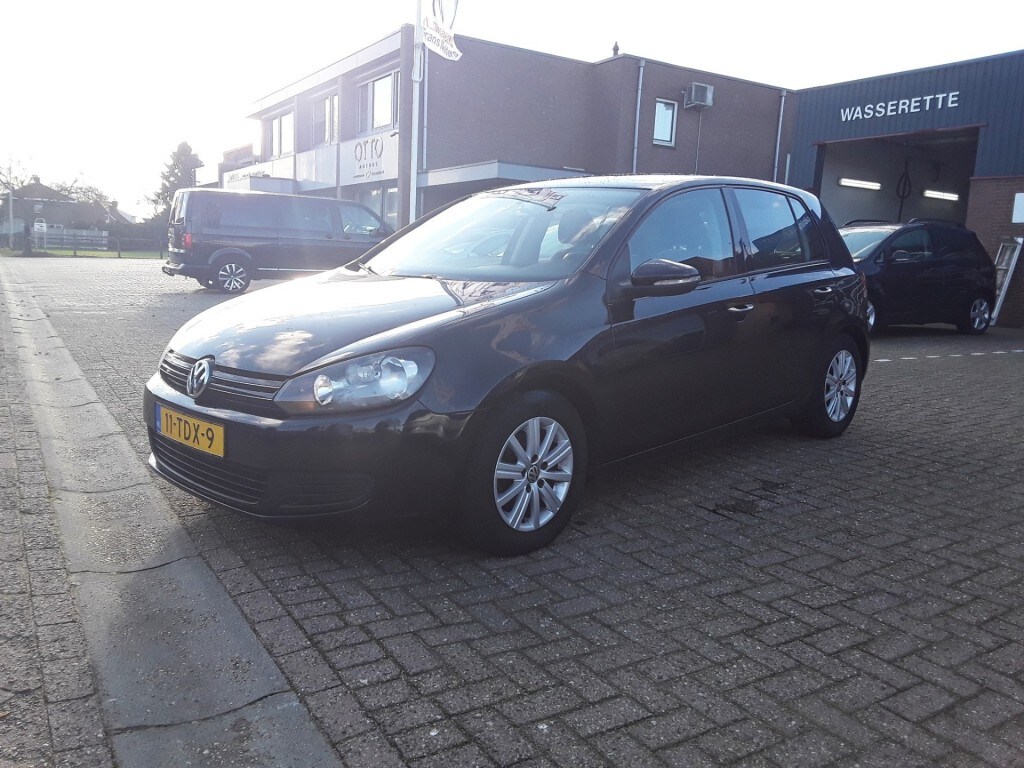 Volkswagen Golf 1.6 TDI COMFORTLINE 5 DRS.