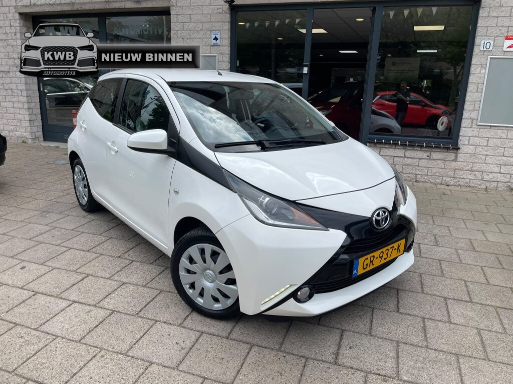 Toyota Aygo 1.0 VVT-i x-play Camera Airco 5Drs