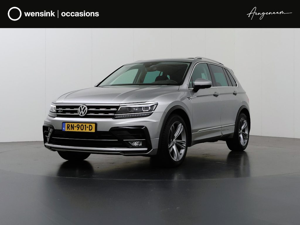 Volkswagen Tiguan 1.4 TSI ACT Highline R-Line | Trekhaak | Panoramadak | Sportstoelen | Virtual Cockpit | Navigatie | Parkeercamera | DAB | Apple Carplay/Android Auto | Stoelverwarming | Cruise Control Adaptief |