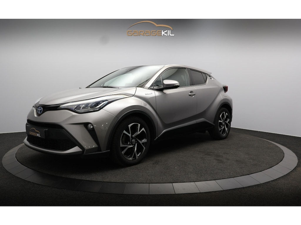 Toyota C-HR / C-HR+ 1.8 Hybrid Dynamic Camera / Adap. cruise / 18'' LM velgen / Stoel+ stuurverw. / LED / Privacy glass / NAV