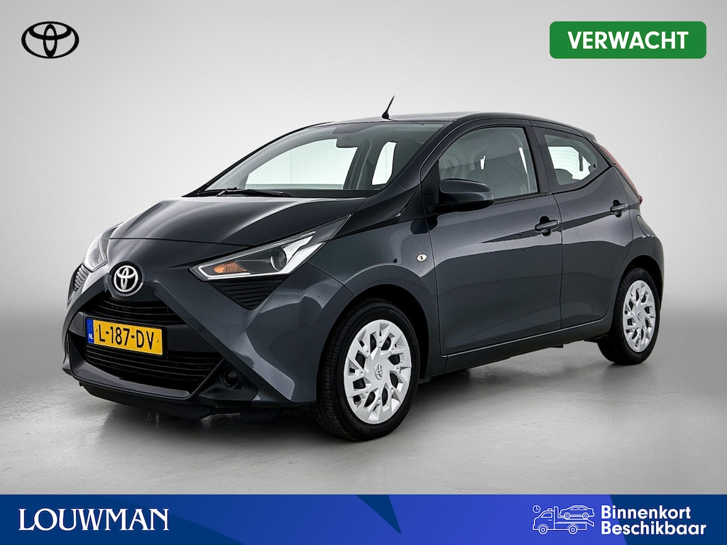 Toyota Aygo 1.0 VVT-i x-play | Dealer onderhouden | Apple CarPlay/Android Auto | Airco | Achteruitrijcamera | Fietsendrager beugel | leseman