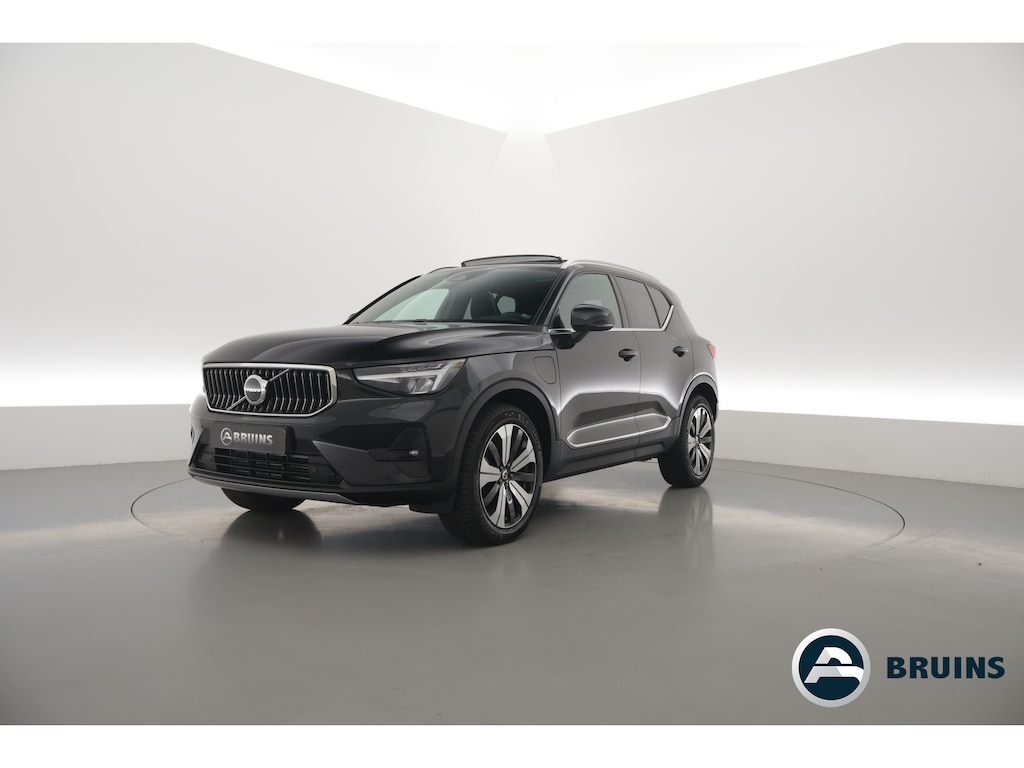 Volvo XC40 1.5 T4 Plug-in hybrid Ultimate Bright | Pano-dak | Adap. cruise | sportstoelen | camera | Dodehoek (Blis) | H&K Audio |
