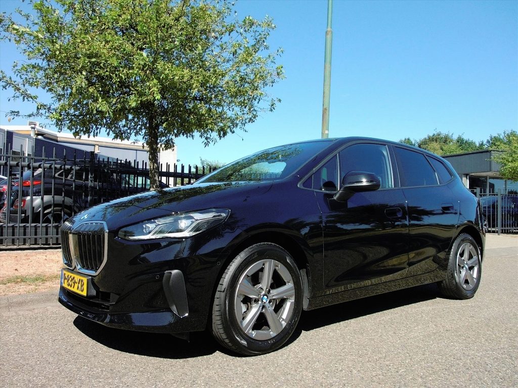 BMW 2-Serie Active Tourer (u06) 218i 136pk Automaat Sportstoelen Trekhaak Multi Media