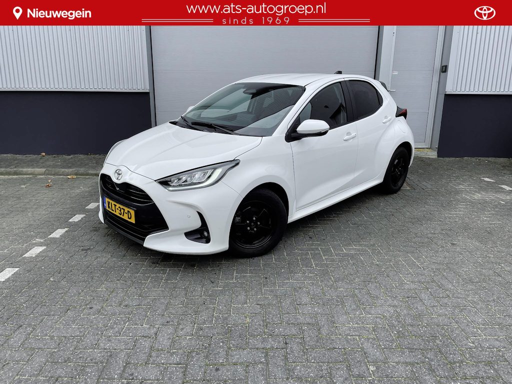 Toyota Yaris 1.5 Hybrid 115 Dynamic , incl Comfort pack, parkeersensoren rondom, Dode Hoek Detectie, enz. 15.000 km