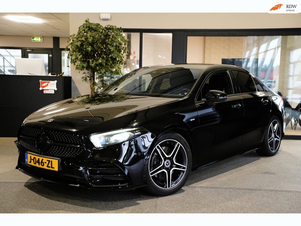 Mercedes-Benz A-klasse 250 e Business Solution AMG Navi Cruise CAM Ambient