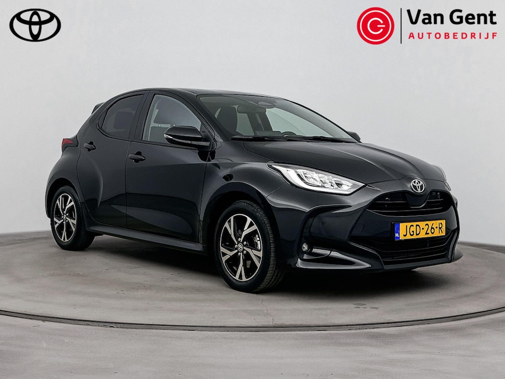 Toyota Yaris 1.5 Hybrid 115 Dynamic | Dodehoek detectie | Apple Carplay / Android Auto | Parkeersensoren voor/achter | Stoelverwarming | Keyless | Adaptive Cruise | Clima | Camera | LED | 16 inch
