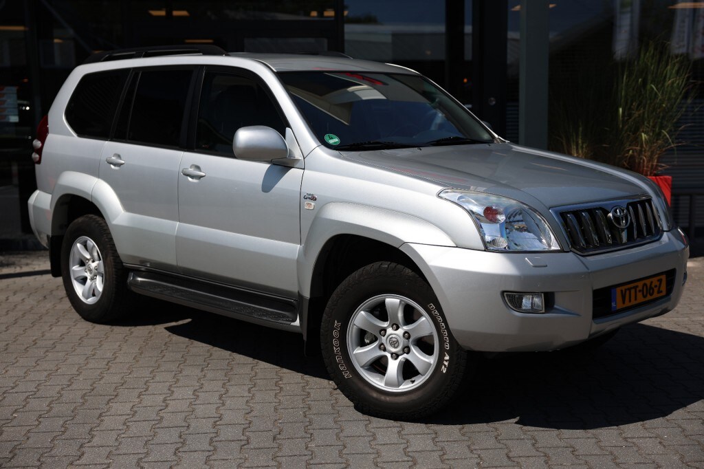 Toyota Land Cruiser 3.0 D-4D 5DRS SX A/T VAN MARGE