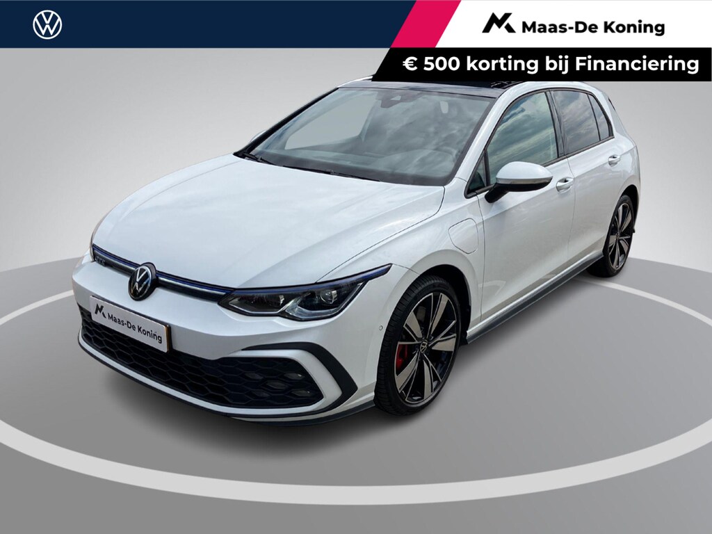 Volkswagen Golf 1.4eHybrid 180kW/245PK GTE · Panoramadak · Dodehoeksensoren · Navigatie · Apple/Android Car Play · Camera · Stoelverwarming ·