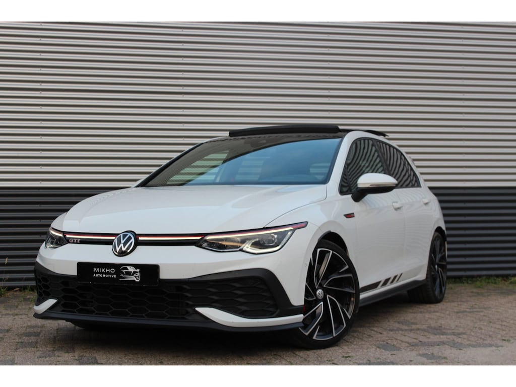 Volkswagen Golf 2.0 TSI GTI | Clubsport | Panoramadak | HUD | IQ Light | Camera | Adaptive cruise | Lane assist | Stoelverwarming