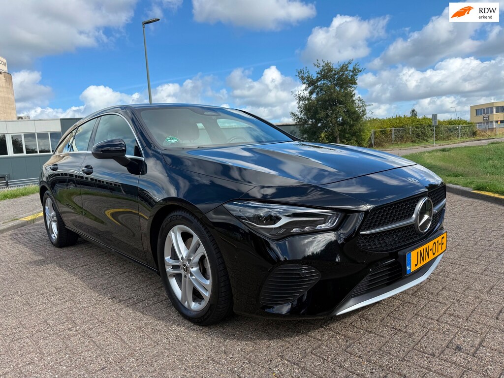 Mercedes-Benz CLA Shooting Brake 180 Star Edition Luxury Line