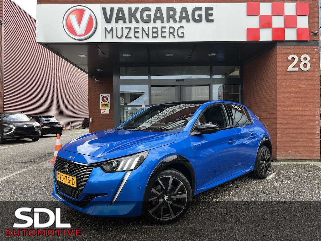 Peugeot 208 1.2 PureTech GT 131PK!! // NAVI // ADAPTIVE CRUISE // VIRTUAL COCKPIT // TREKHAAK // PANODAK //