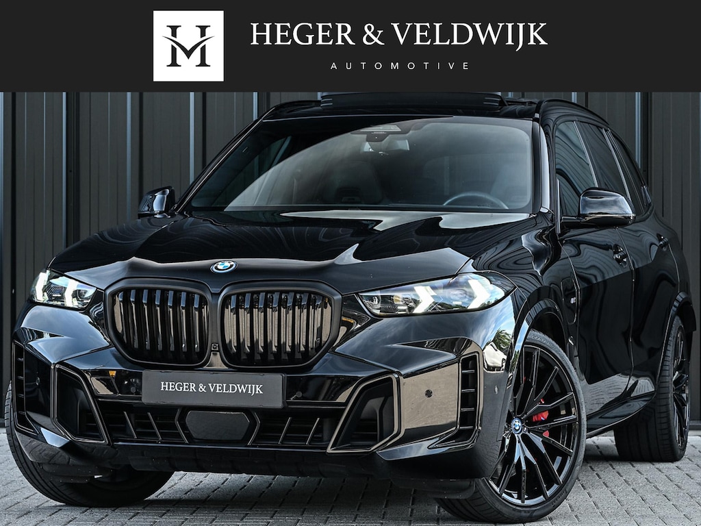 BMW X5 xDrive50e M-Sport Pro | Panoramadak | M-Performance Seats | HUD | 360 Camera | Stoelverwarming + Ventilatie | Memory Seats | Ambiance Interieur | Soft Close | Iconic Glow | Achterbank Verwarming |