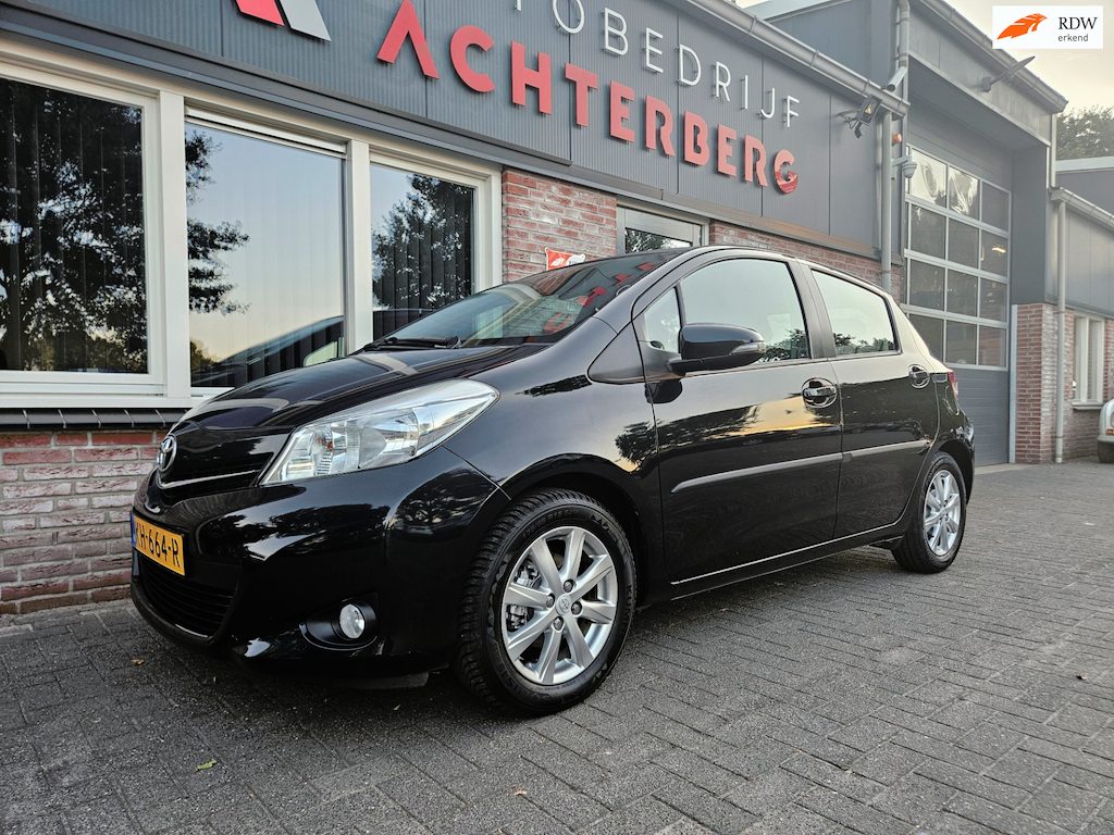 Toyota Yaris 1.0 VVT-i Aspiration Airco! Trekhaak! 5-Deurs! Nette Auto!
