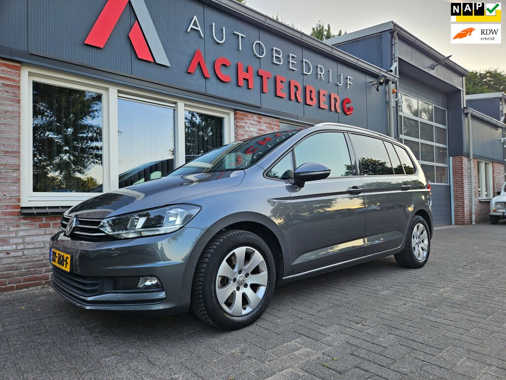 Volkswagen Touran 1.0 TSI Comfortline Business Carplay! Trekhaak! Airco/Clima! Cruise Control! Nette Auto!