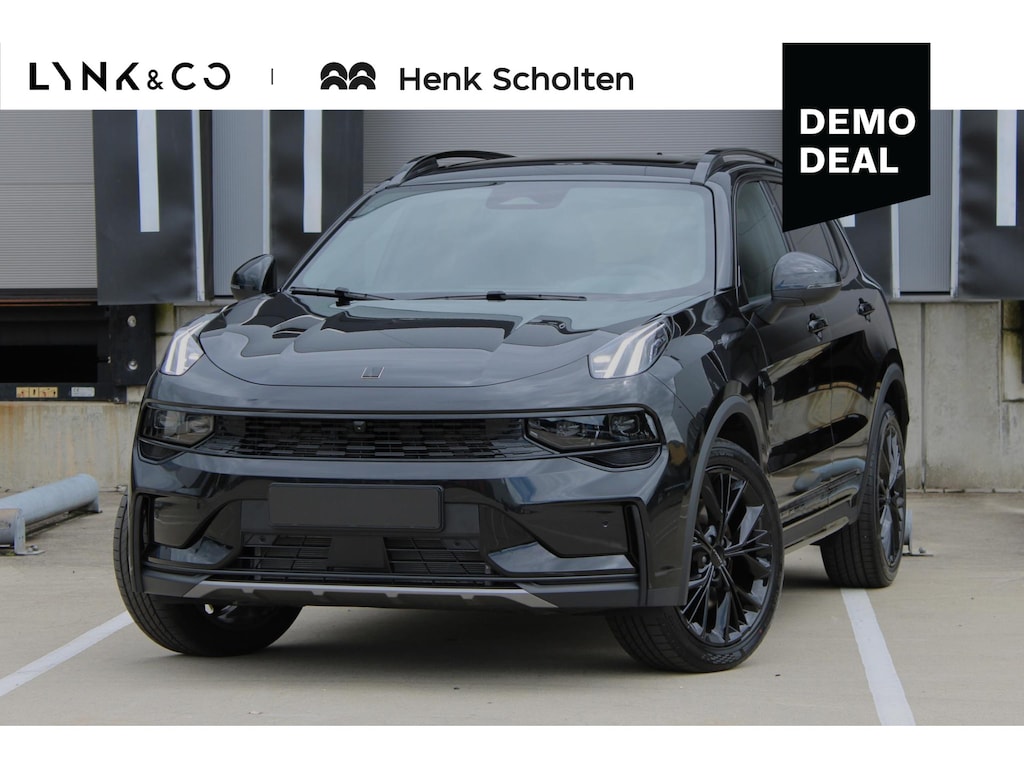 Lynk & Co 01 More | Panoramadak | Infinity Audiosysteem | 360 Graden Parkeercamera | Interieurverlichting | Keyless Entry | Elektrische Achterklep | Elektrisch Verstelbare Stoelen | Adaptieve Cruise Control | Highway Assist | Draadloos Apple CarPlay en Android Auto | Draadloze Telefoonlader