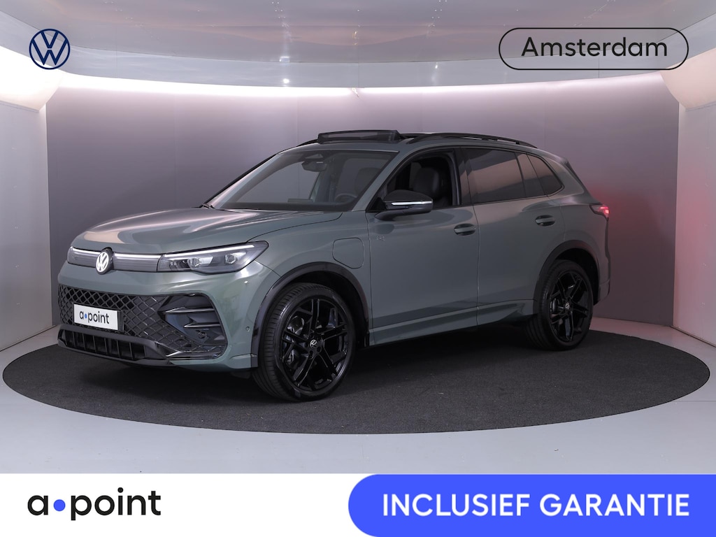 Volkswagen Tiguan 1.5 eHybrid R-Line Edition | Private lease vanaf €931 | 272 pk Automaat (DSG) | Verlengde garantie | Navigatie | Panoramadak | Trekhaak (wegklapbaar) | Achteruitrijcamera | Lederen bekleding | Stoelverwarming/ventilatie | R-Line |