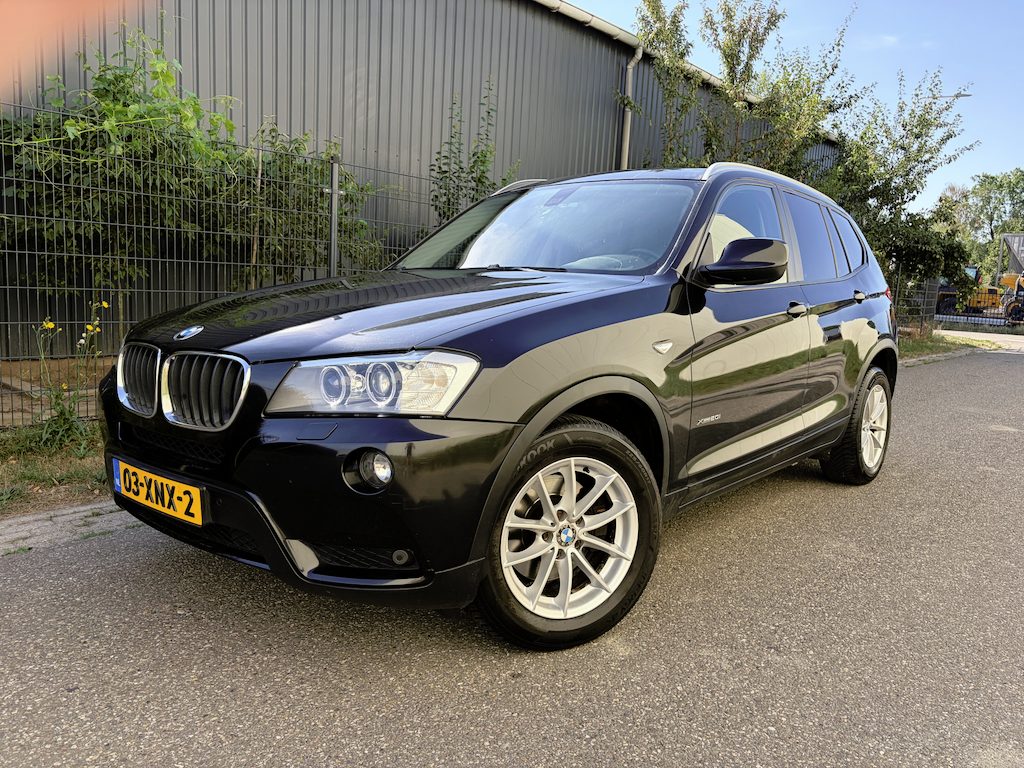 BMW X3 xDrive20i Executive / AUTOMAAT / LEER / CRUISE / NAVI