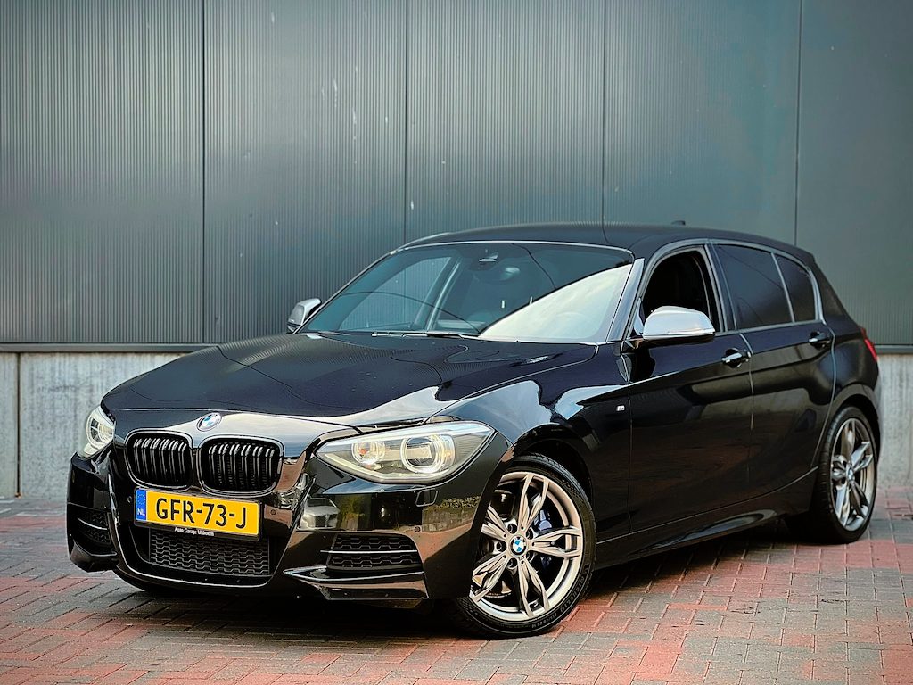 BMW 1-Serie M135i xDrive Business+ * Led * Camera * H/K * Leer * Goed Onderhouden *