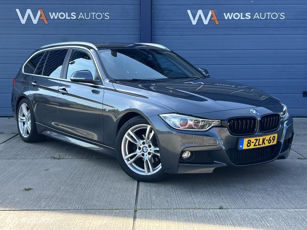 BMW 3-Serie Touring 320i Executive / M-SPORT / NL-AUTO / GROOT NAVI!