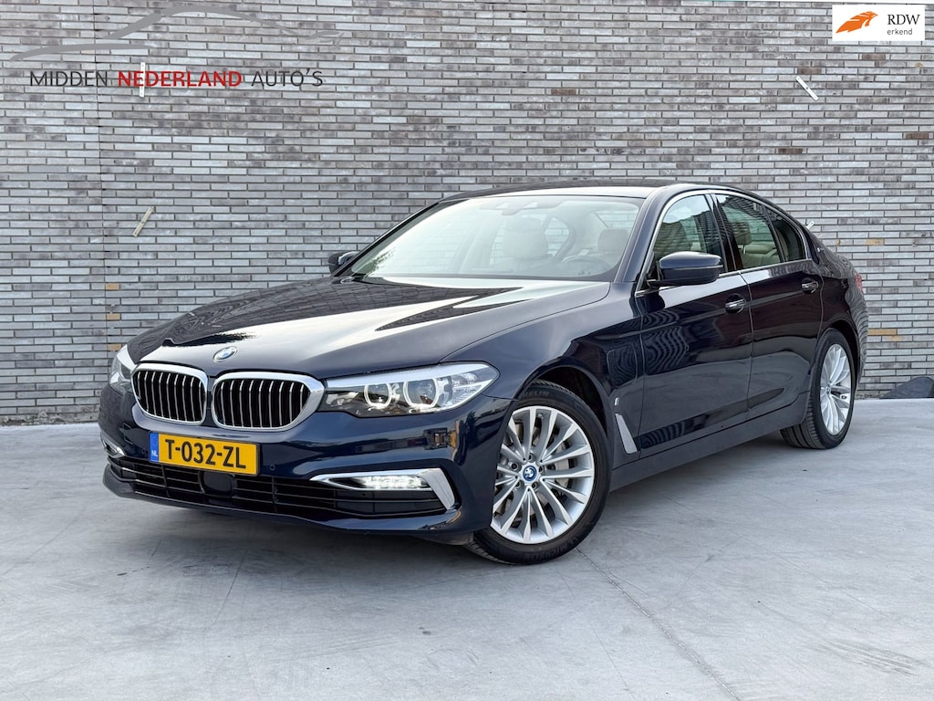 BMW 5-Serie 530e iPerformance High Executive * LEER * NIEUWE BANDEN * CAMERA *