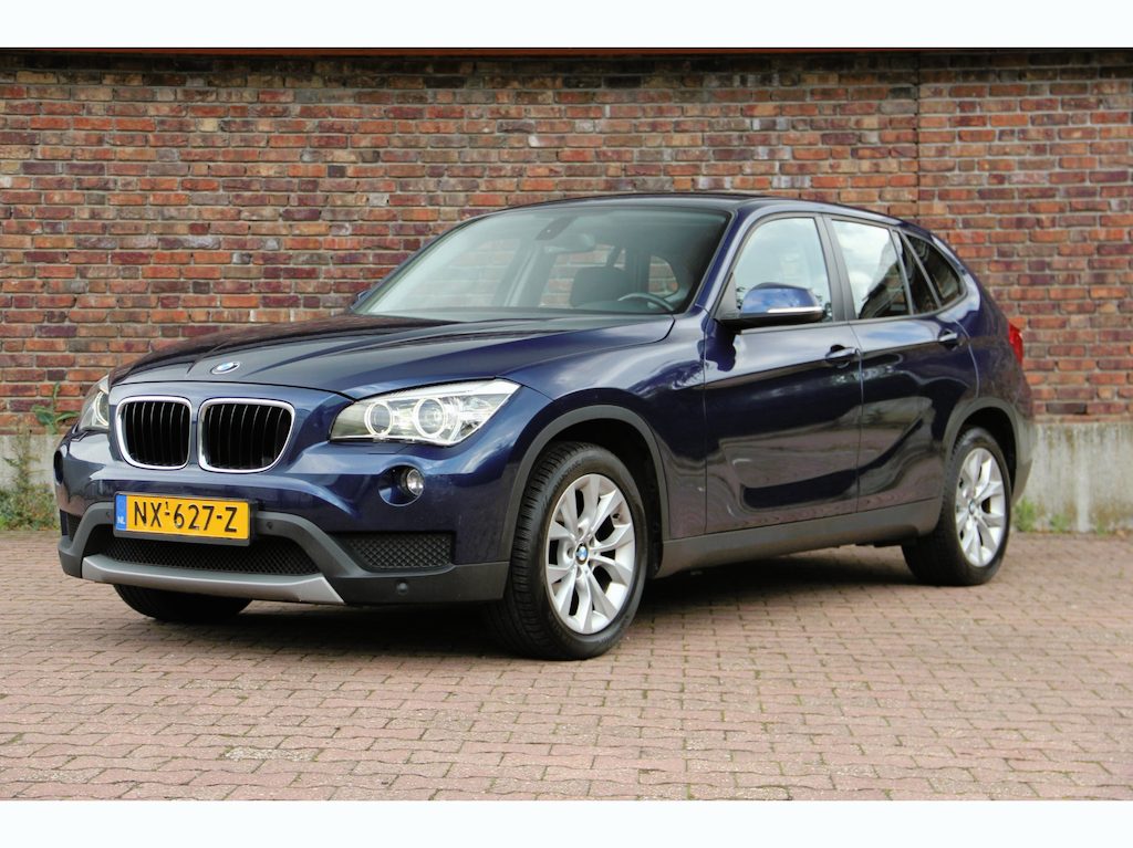 BMW X1 SDrive18i |Trekhaak afneembaar|Stoel&Stuurverwarming|Parkeersensoren V+A