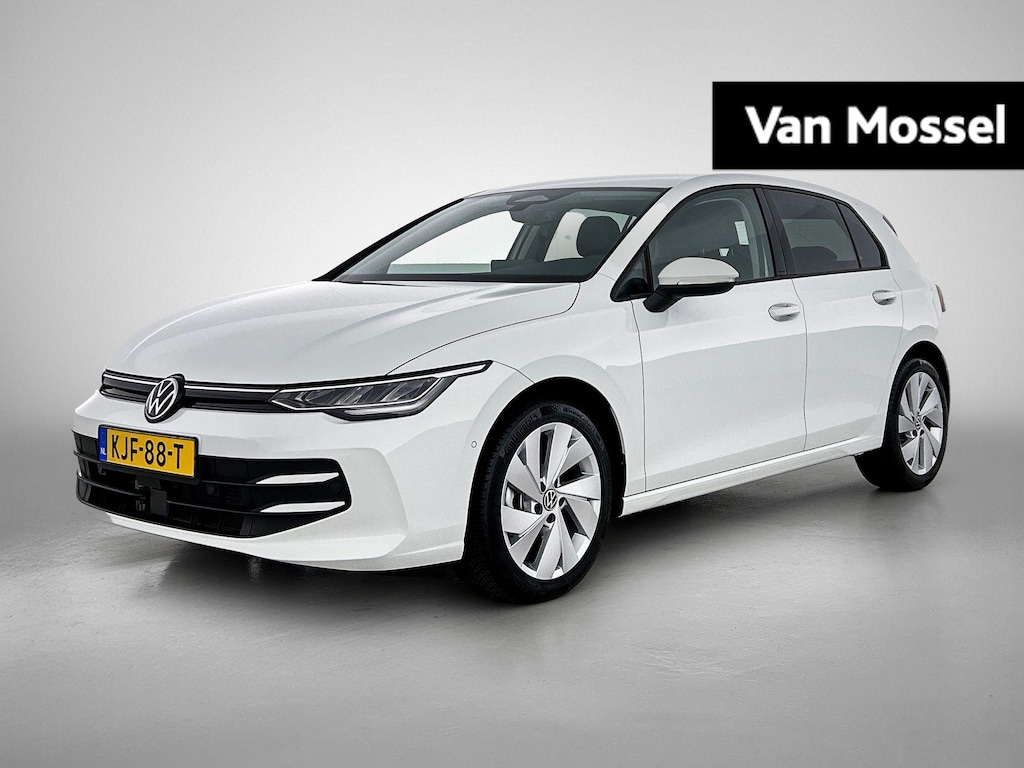 Volkswagen Golf 1.5 TSI Life Edition 116 PK | Trekhaak | Elektrisch verstelbare bestuurdersstoel | LED Koplampen | Apple Carplay | Android Auto | Camera | Stoelverwarming | Parkeersensoren | Adaptieve cruise control | 17" Lichtmetalen velgen |