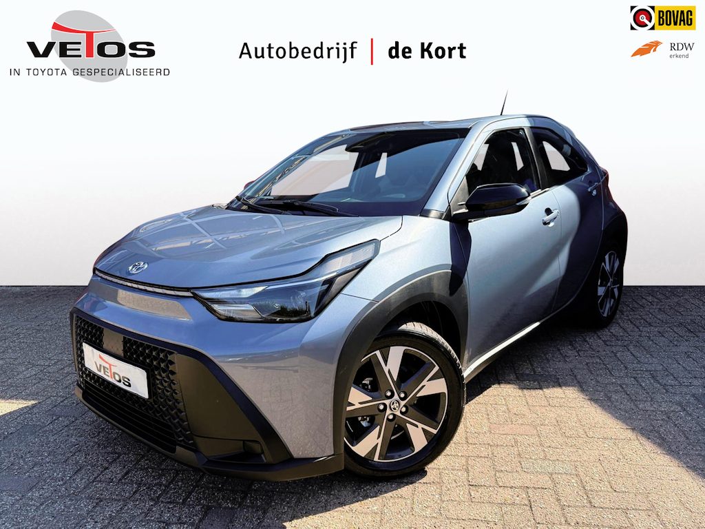 Toyota Aygo X Hybrid 115 Play & Go Pack, Stoelverwarming, Carplay, Camera etc...