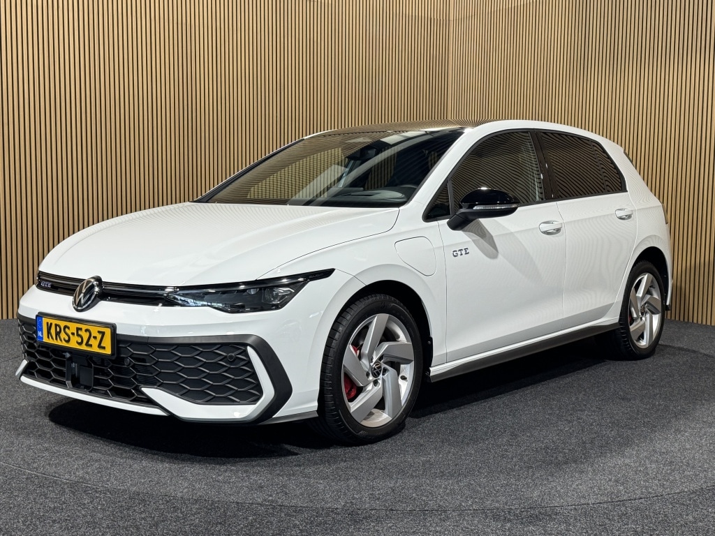 Volkswagen Golf 1.5 eHybrid GTE | Stoel/stuurverwarming | HUD | Camera | Ad. Cruise |