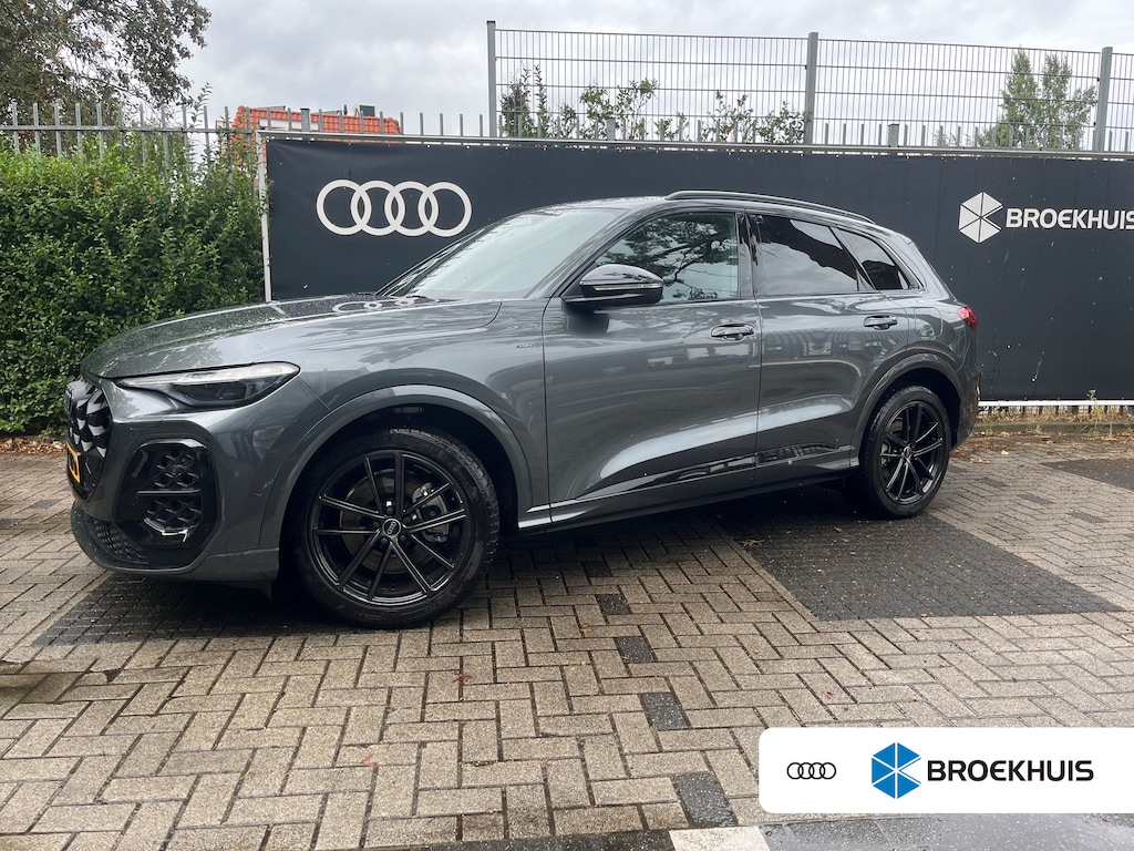 Audi Q5 2.0 TFSI e-hybrid quattro S edition | Luchtvering | Trekhaak | Panoramadak | Tech Plus | Optiek zwart |