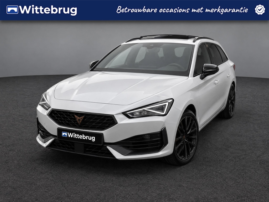 CUPRA Leon Sportstourer 1.4 e-Hybrid 245pk Performance DSG Automaat / Panorama schuifdak / Navigatie / Kuipstoelen / LM 19 inch / Supersport stuur / Camera