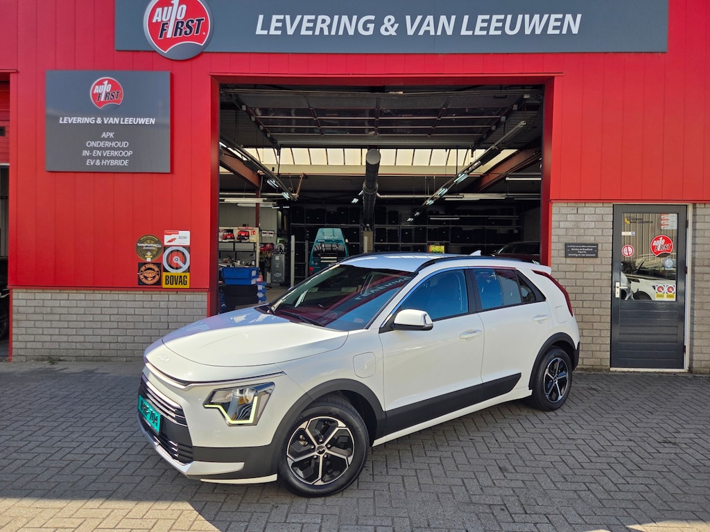 Kia Niro Hybrid 1.6 GDi PHEV DynamicLine Automaat/ Parkeersensoren en camera achter/ Apple Carplay-Android auto/ Rijklaarprijs!