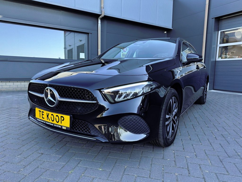 Mercedes-Benz A-klasse A250e Plug-in Hybride met airco, PDC, Apple CarPlay, achteruitrijcamera