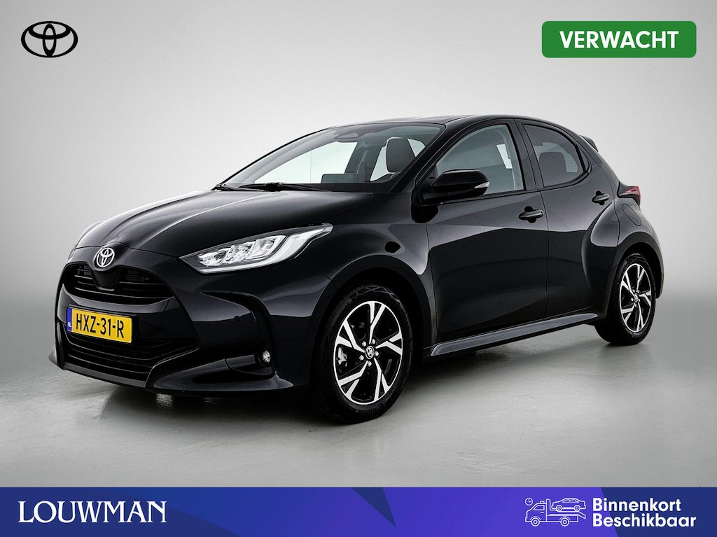 Toyota Yaris 1.5 Hybrid 115 Dynamic Comfort Pack | BTW voertuig | Stoel+Stuurverwarming | Dodehoek detectie | Parkeersensoren voor+achter | Draadloze telefoonlader | Navigatie | Apple CarPlay/Android Auto | Cruise Control Adaptive |