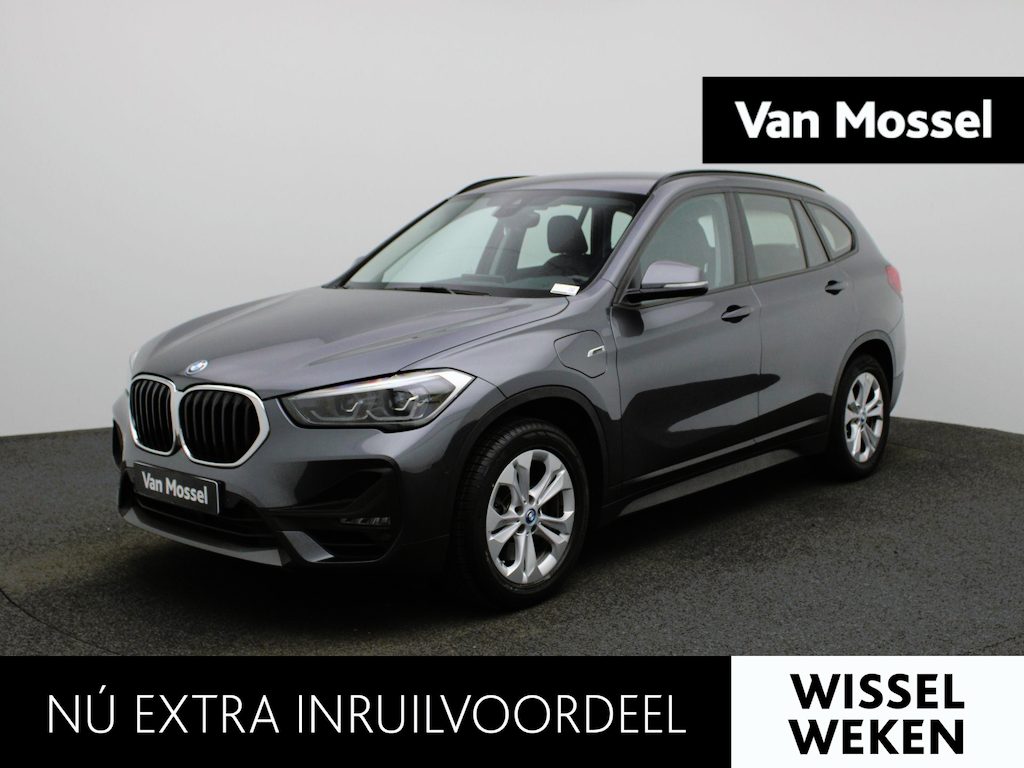 BMW X1 xDrive25e | LEER | HEAD-UP DISPLAY | CAMERA | STOELVERWARMING | NAVIGATIE